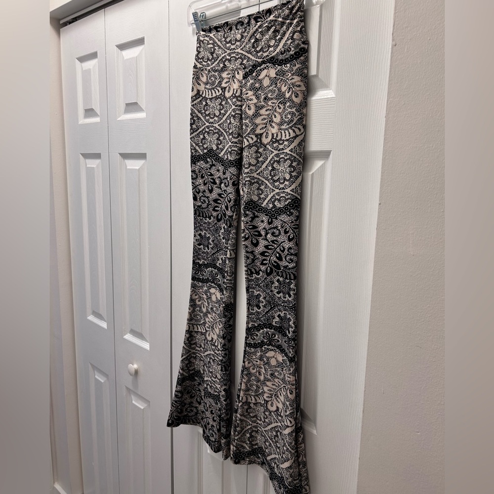 Black & Cream Printed Wide-Leg Pants